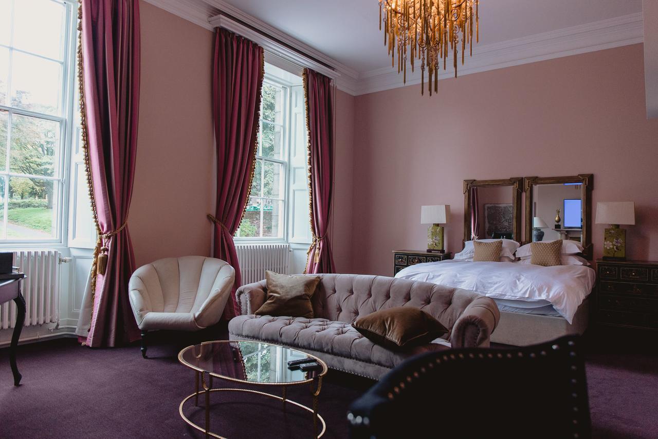 Haigh Hall Hotel Уиган Экстерьер фото