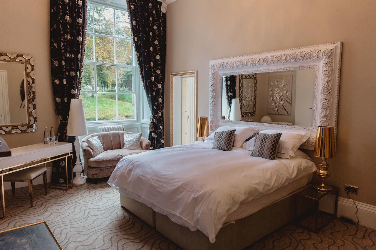 Haigh Hall Hotel Уиган Экстерьер фото