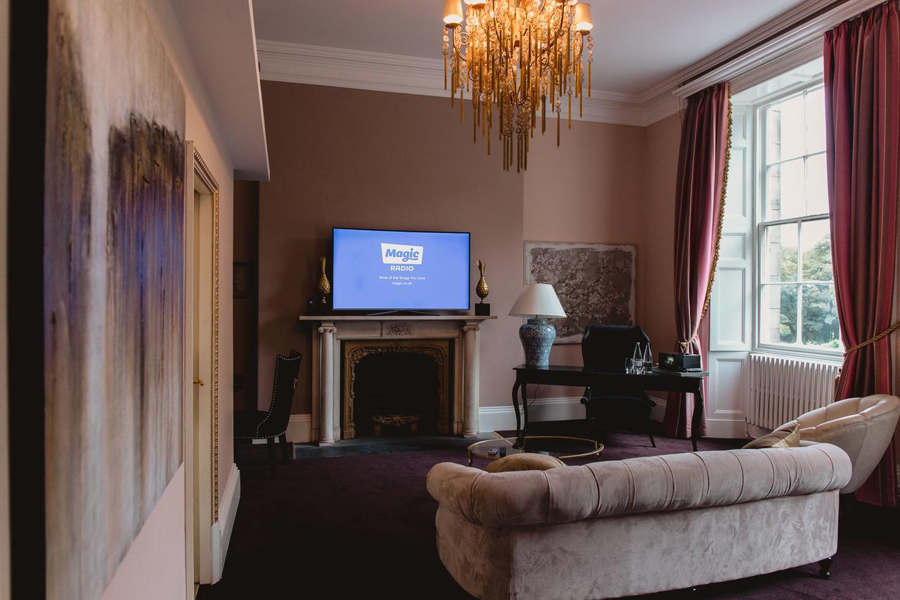 Haigh Hall Hotel Уиган Экстерьер фото
