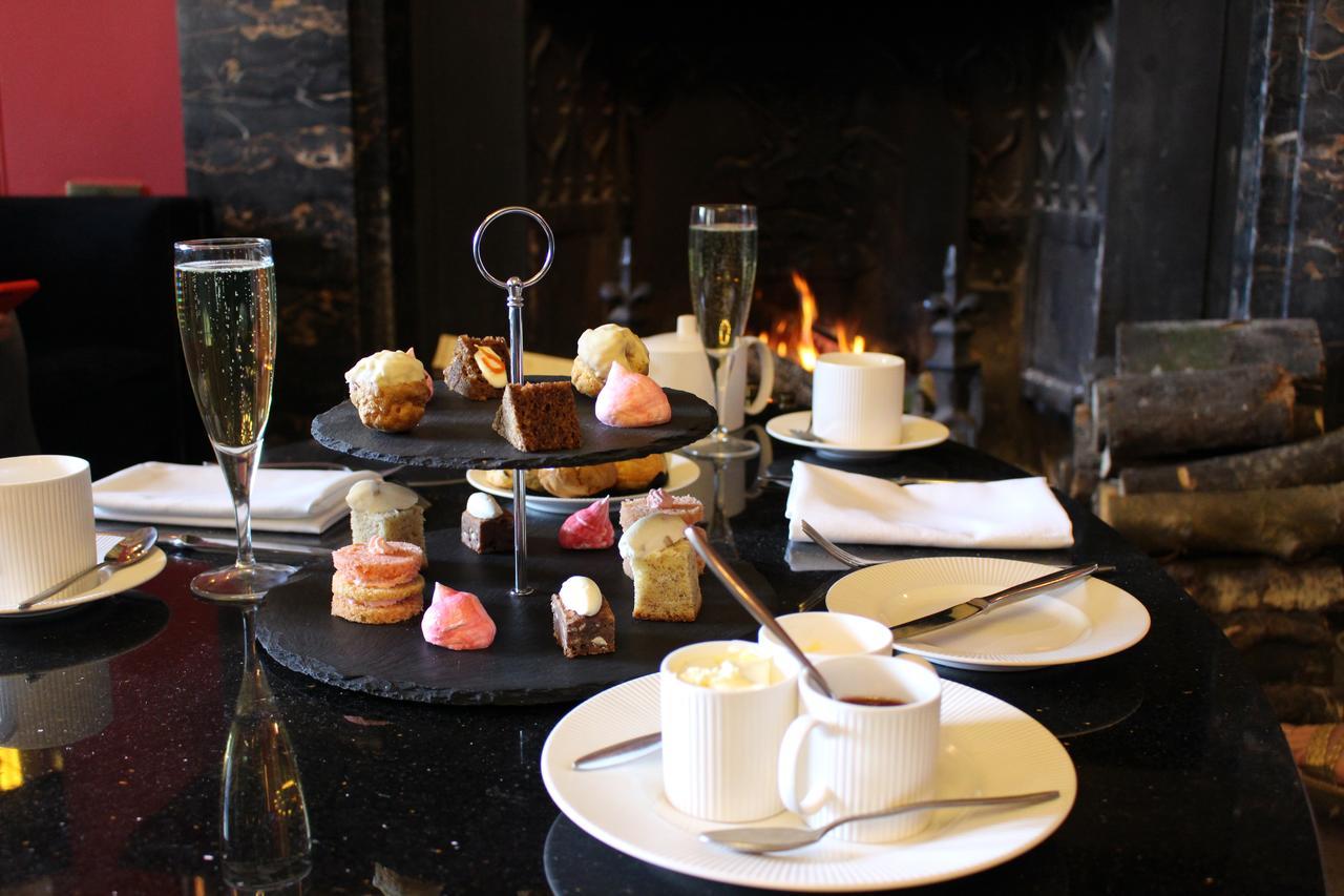 Haigh Hall Hotel Уиган Экстерьер фото